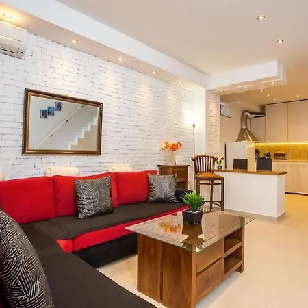 Marina's House At Kazerma Reggina Is Located In A Quiet Neighborhood In Rhodos Center 別荘 *